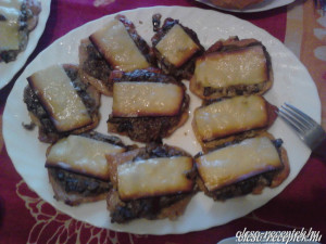 Gombás karajt füstölt sajttal kép