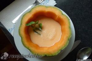 Hideg sárgadinnyeleves