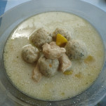 Kapros húsgombóc leves