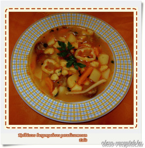 Paradicsomos,kolbászos burgonyaleves