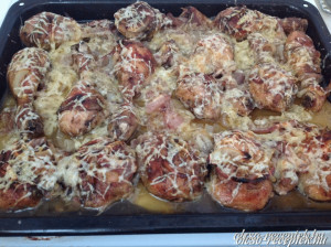 Hagymás sajtos csirke sütve