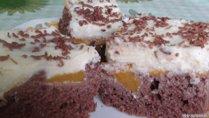 Krémes őszibarackos szelet