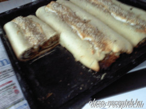 Diós-lekváros linzertekercs