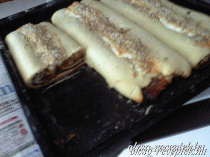 Diós-lekváros linzertekercs