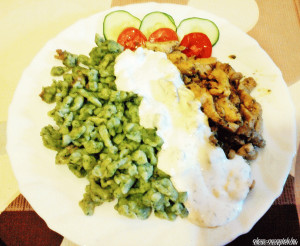 Gyors spenótos galuskával