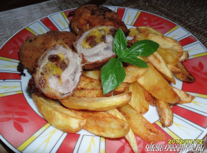 Mangóval, mazsolával töltött tekercs