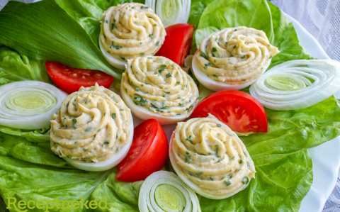 Medvehagymás töltött tojások