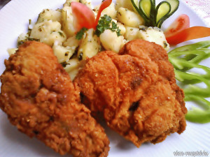 Joghurtban pácolt rántott csirkecomb