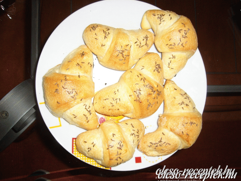 Sajtos sonkás sóskifli