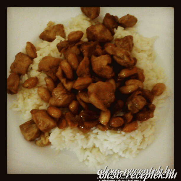 Gyömbéres-mogyorós csirke