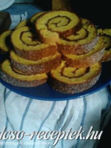 Szilvalekváros piskótatekercs