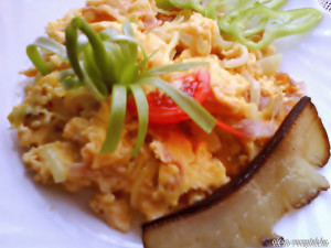 Hagymás sonkás, szalonnás rántotta kép