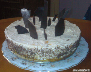 Gyümölcsjoghurtos túrótorta