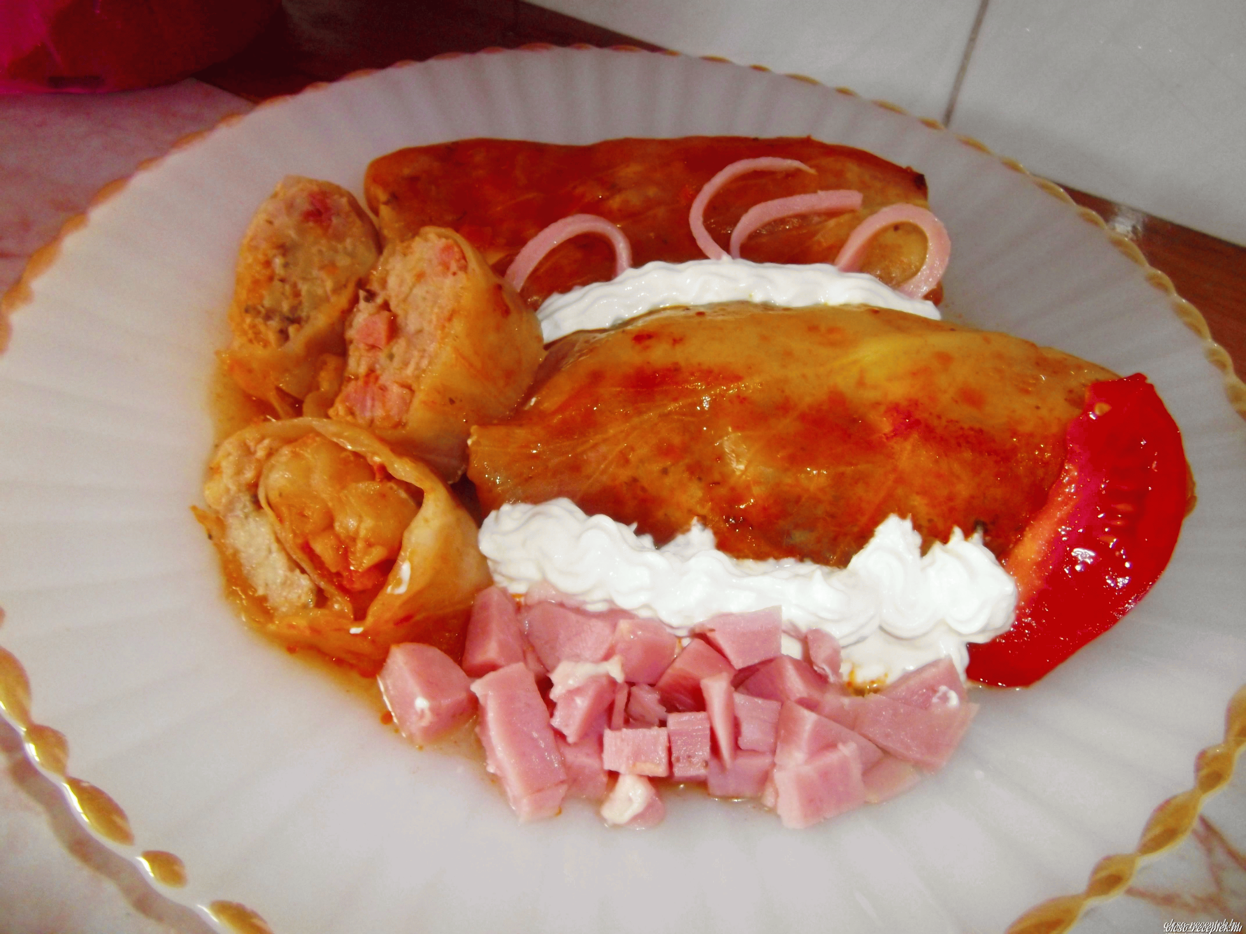 Különleges töltött káposzta