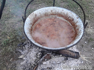 Borókabogyós szarvaspörkölt