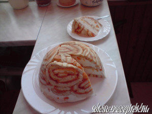 Mascarponés-őszis charlotte