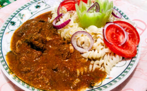 Marhapörkölt