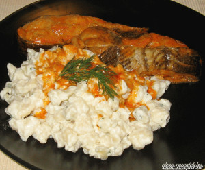 Harcsapaprikás kapros juhtúrós galuskával