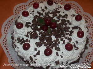 Fekete-erdei meggytorta
