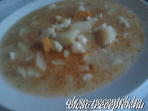 Tejfölös burgonyaleves