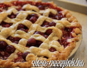 Meggyes pite pudingos töltelékkel