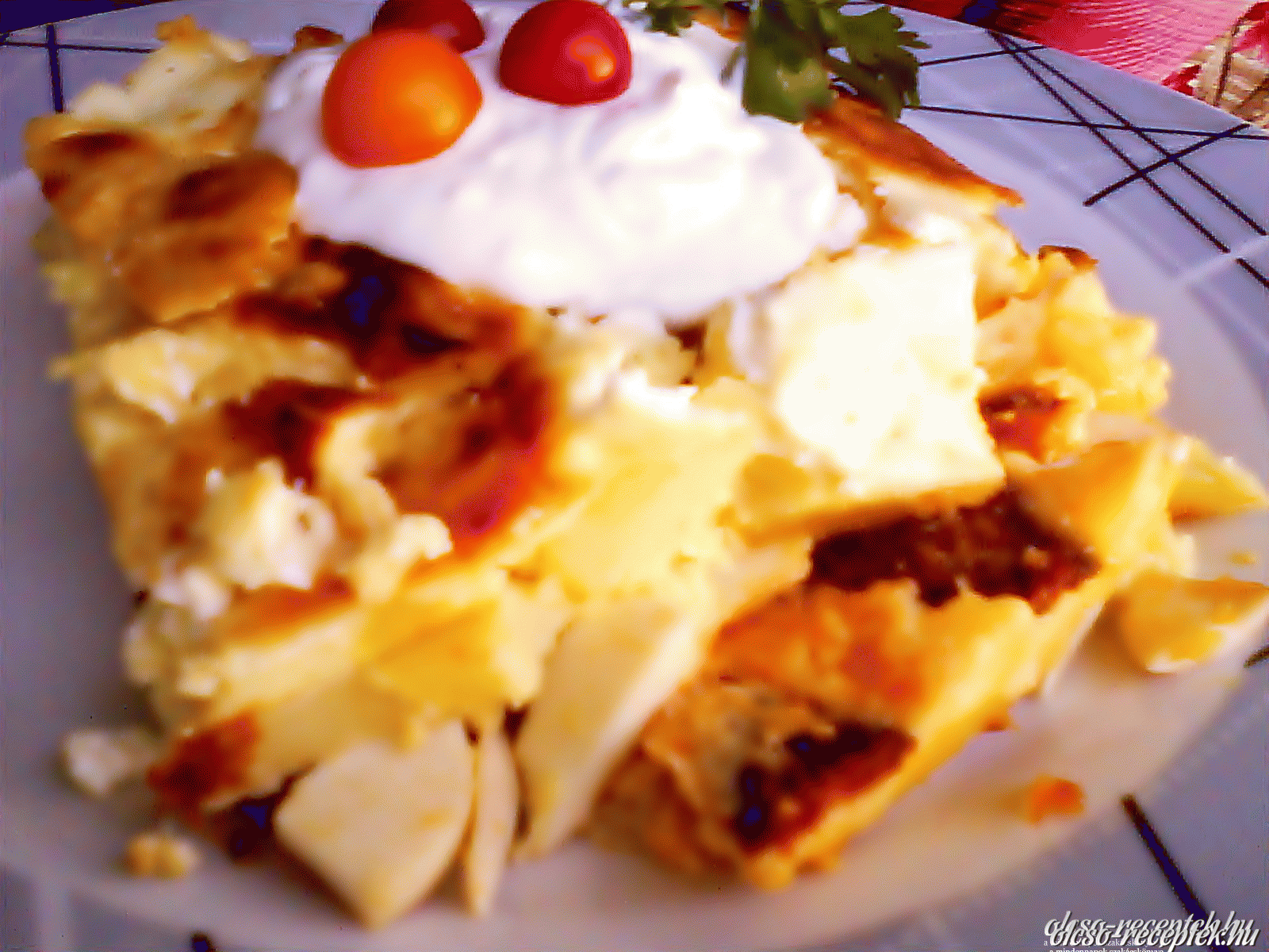 Kolbászos rakott krumpli