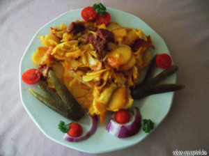 Krumplis-kolbászos omlett