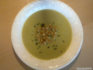 Gluténmentes brokkolikrémleves