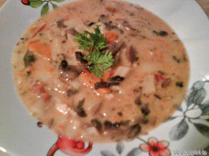 Tejfölös gombaleves