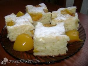 Joghurtos barackos süti kép