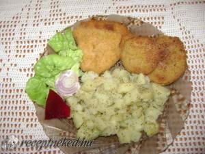 Rántott csirkemell körettel