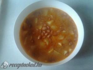 Tejfölös bableves kép