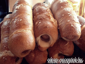 Perectésztába csavart virsli kép