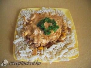 Tojásos gomba pörkölt kép