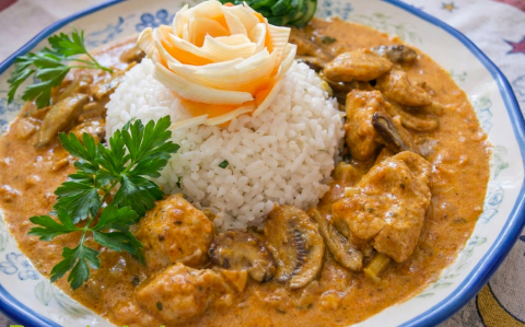 Gombapörkölt csirkemell csíkokkal