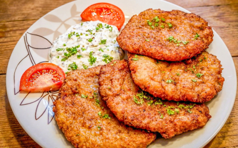 Baconös, hagymás krumpli lángos