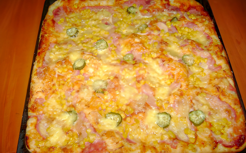 Sonkás-sajtos pizza