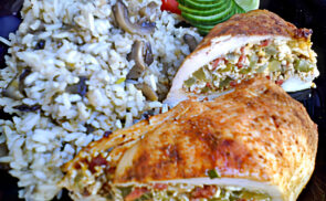 Pikáns töltött csirkemell