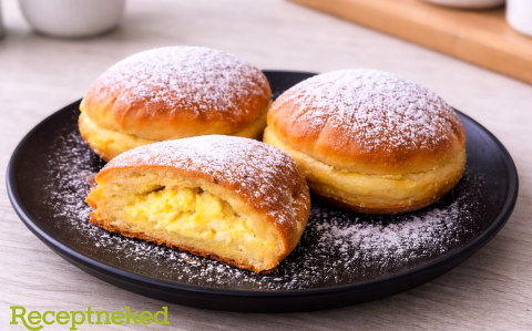 Tepsiben sült túrós fánk