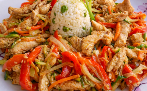 Zöldséges csirkemell ragu