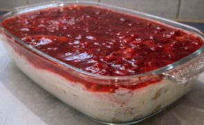 Tejfölös-meggyes süti