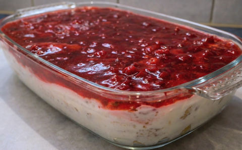 Tejfölös-meggyes süti