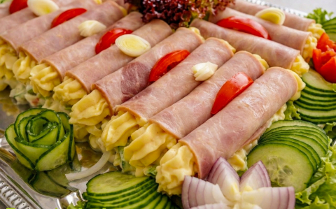 Tormakrémes sonkatekercs