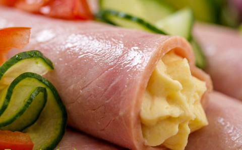 Tormakrémes sonkatekercs