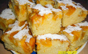 Kefires-gyümölcsös süti