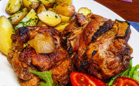 Római tálban sült sörös csülök