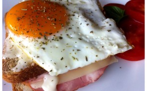 Croque Madame – kalapos szendvics