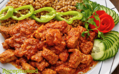 Sertéspörkölt tarhonyával