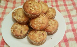 Nektarinos-diós muffin