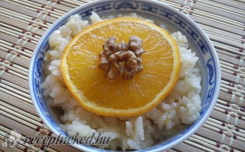 Narancsos rizspuding dióval